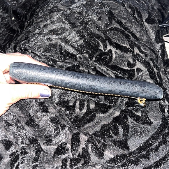 Prada ladies, black full size wallet - Picture 4 of 9